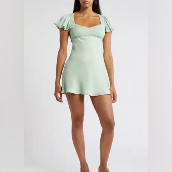 All in Favor Dresses & Skirts - NWT All in Favor Elegant Mint Green Puff Sleeve Dress size Medium